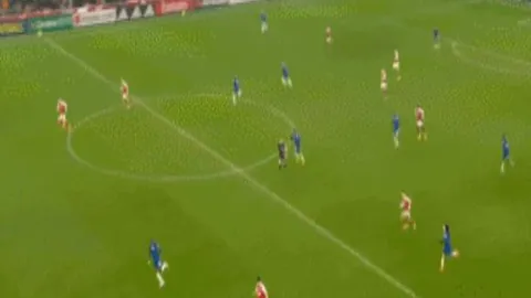 郑钦文心碎时刻：启蒙恩师受重创，悲剧现场触动人心