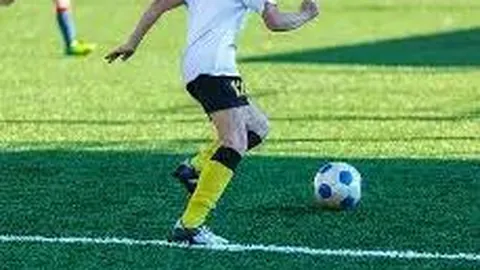 基耶薩榮獲歐足聯官方頒發年度最佳球員榮譽